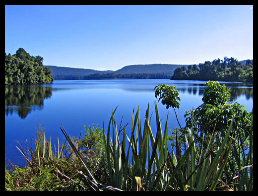 lac Mapourika